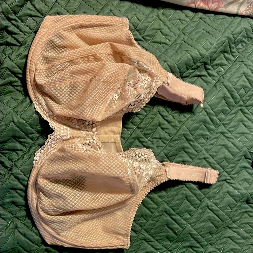 Elomi Nude Bra 
Size 40J